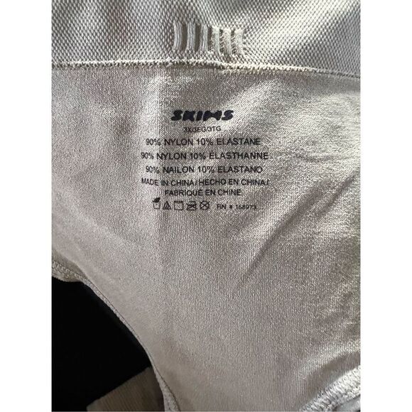 SKIMS Women's Smooth Thong Desert Size 3X - NWT - Picture 3 of 5